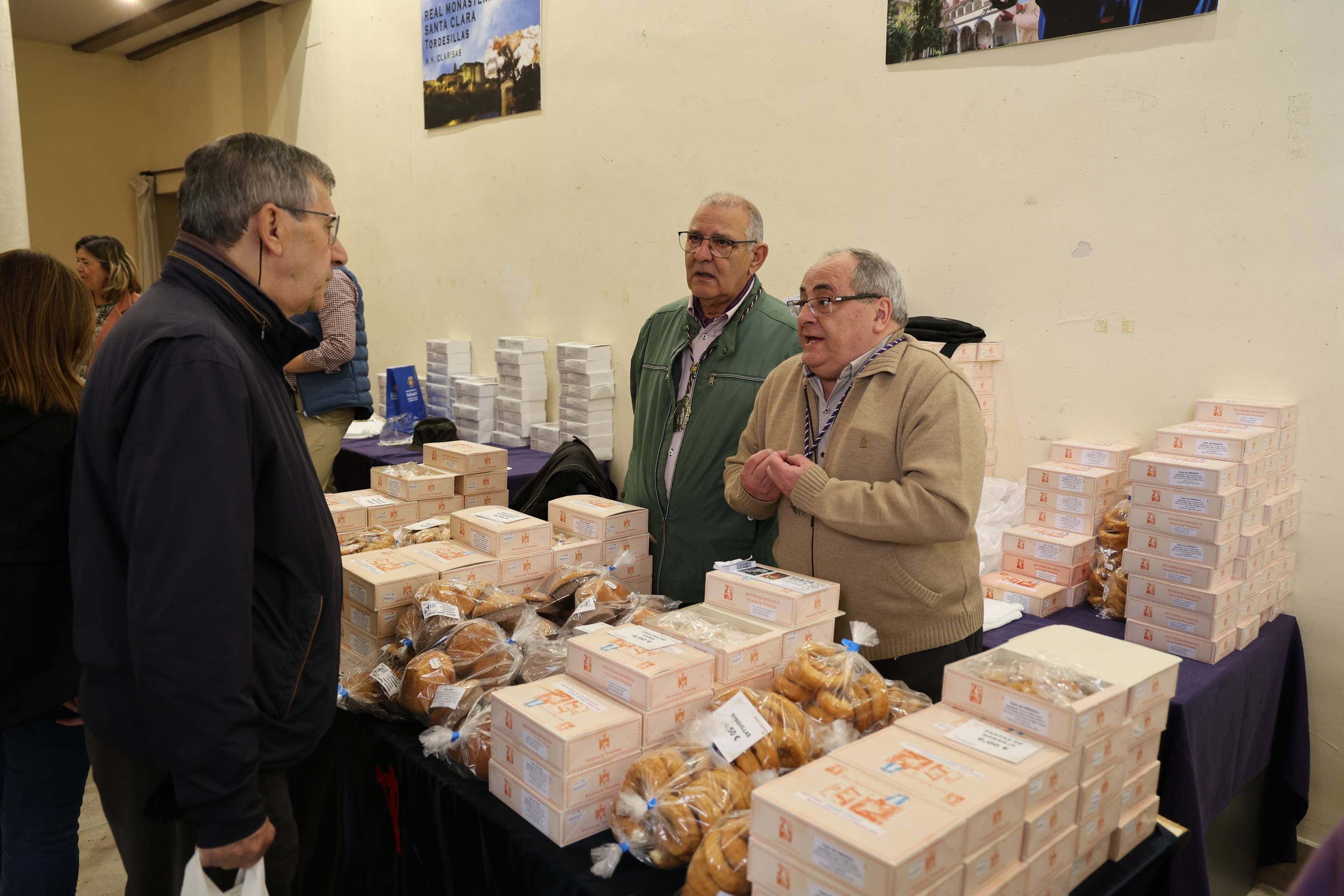 La venta de dulces de las monjas en Las Angustias, en imágenes