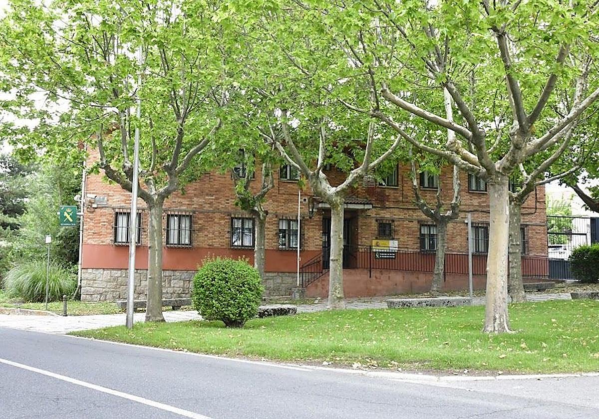 Salida del cuartel de la Guardia Civil en El Espinar.