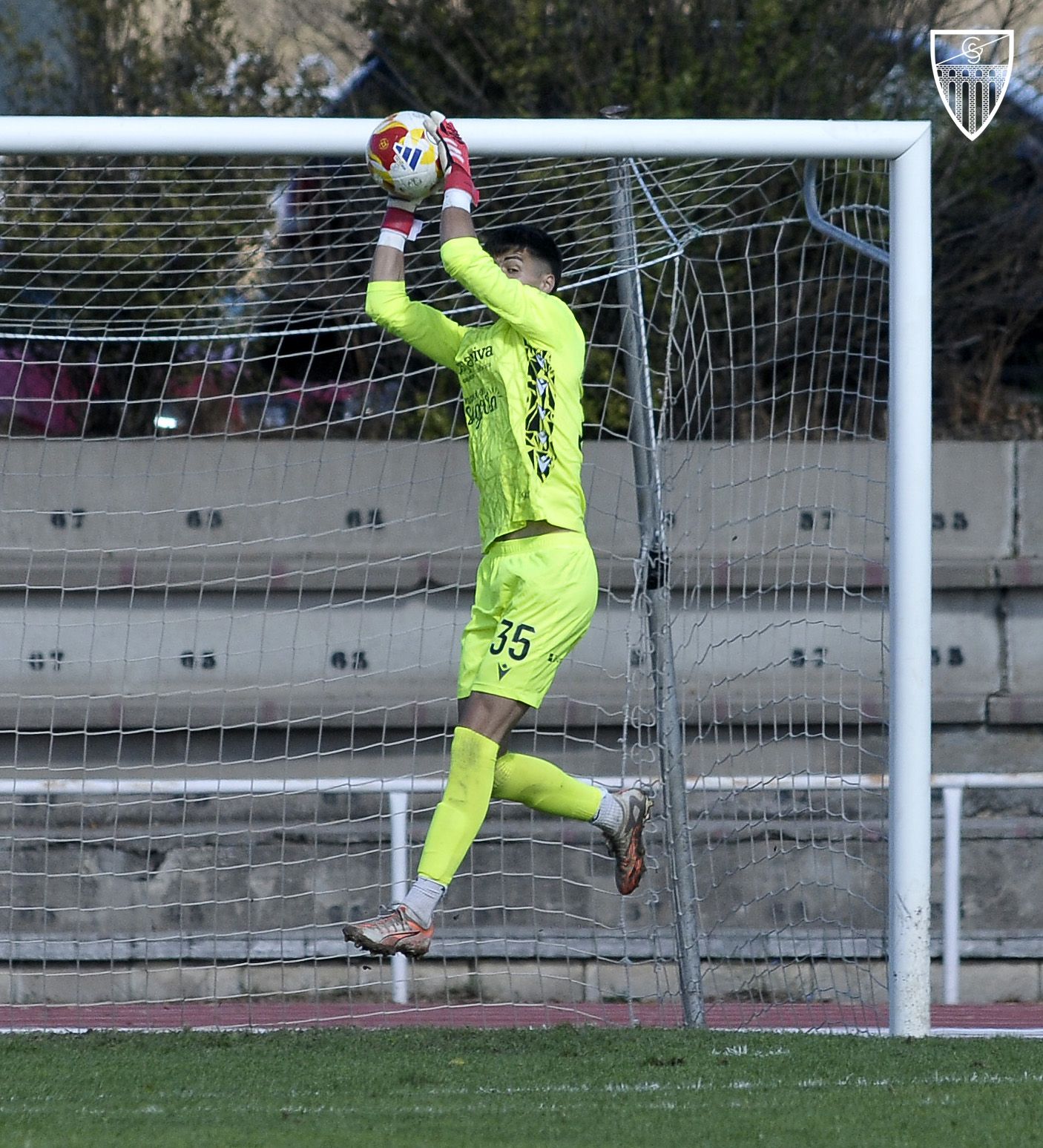 Fotos de la victoria de la Segoviana en Salamanca