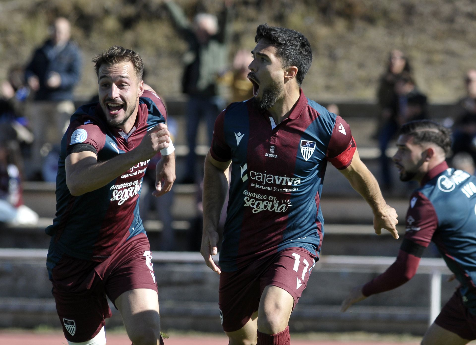 Fotos de la victoria de la Segoviana en Salamanca