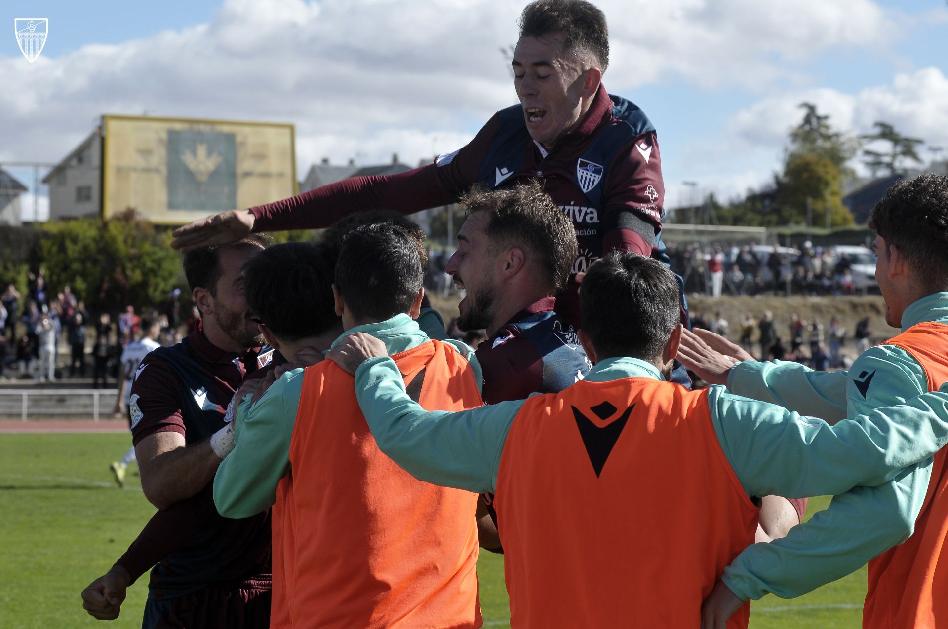 Fotos de la victoria de la Segoviana en Salamanca