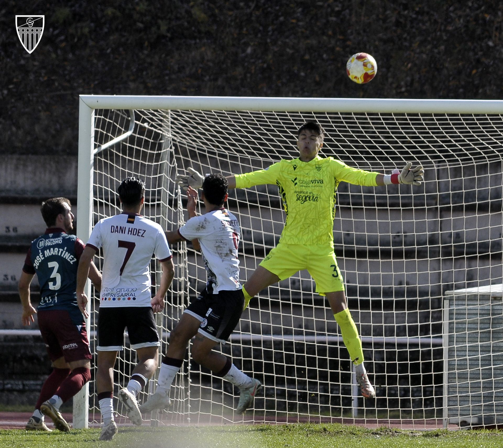 Fotos de la victoria de la Segoviana en Salamanca