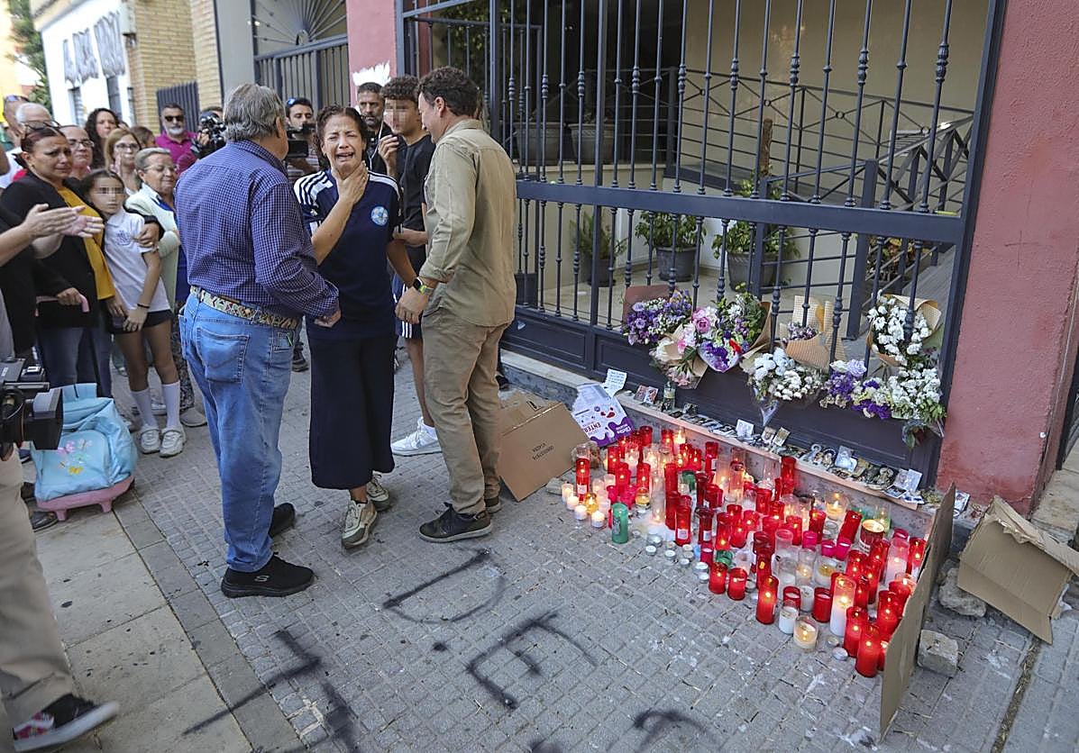 Concentración hace unos días en memoria de Sandra Peña, la menor que se suicidó por presunto acoso escolar en Sevilla.
