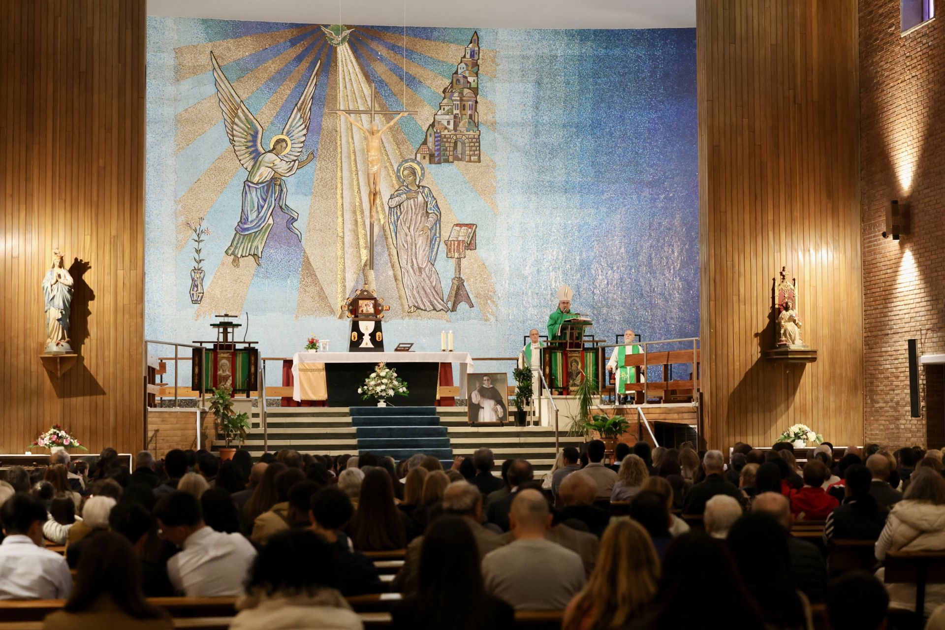 Reapertura de la iglesia de las Hermanas Dominicas de la Anunciata después de la restauración