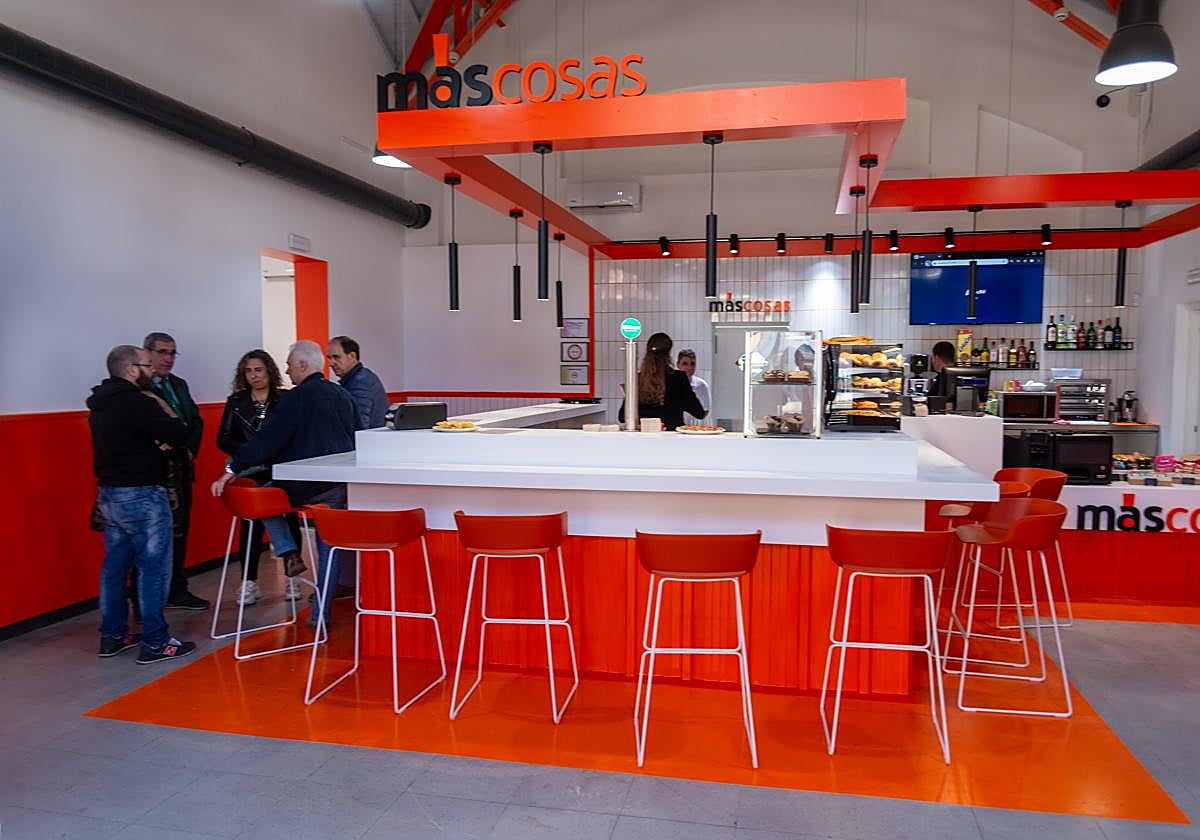 Nueva cafetería de la estación de tren de Palencia, inaugurada este martes.