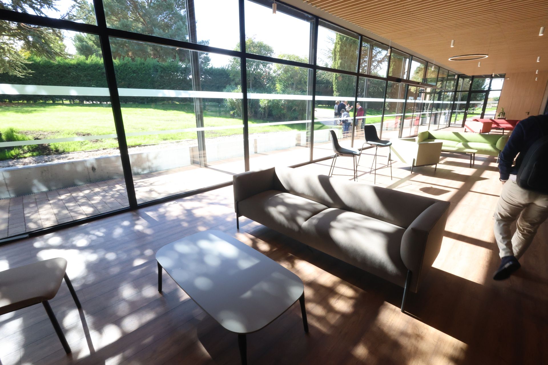 En imágenes la ampliación y reforma del tanatorio de las Contiendas