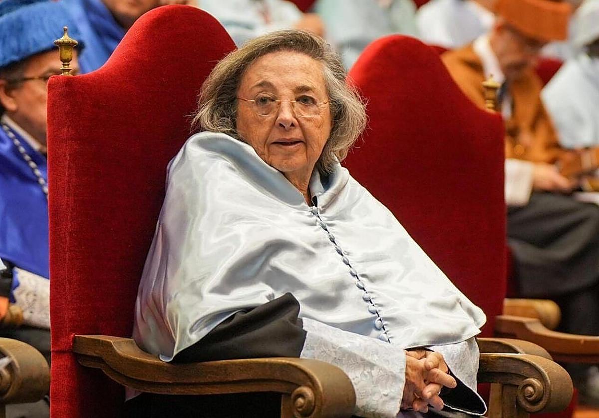 La periodista Carmen Sarmiento es Doctora Honoris Causa por la Universidad de Valladolid.