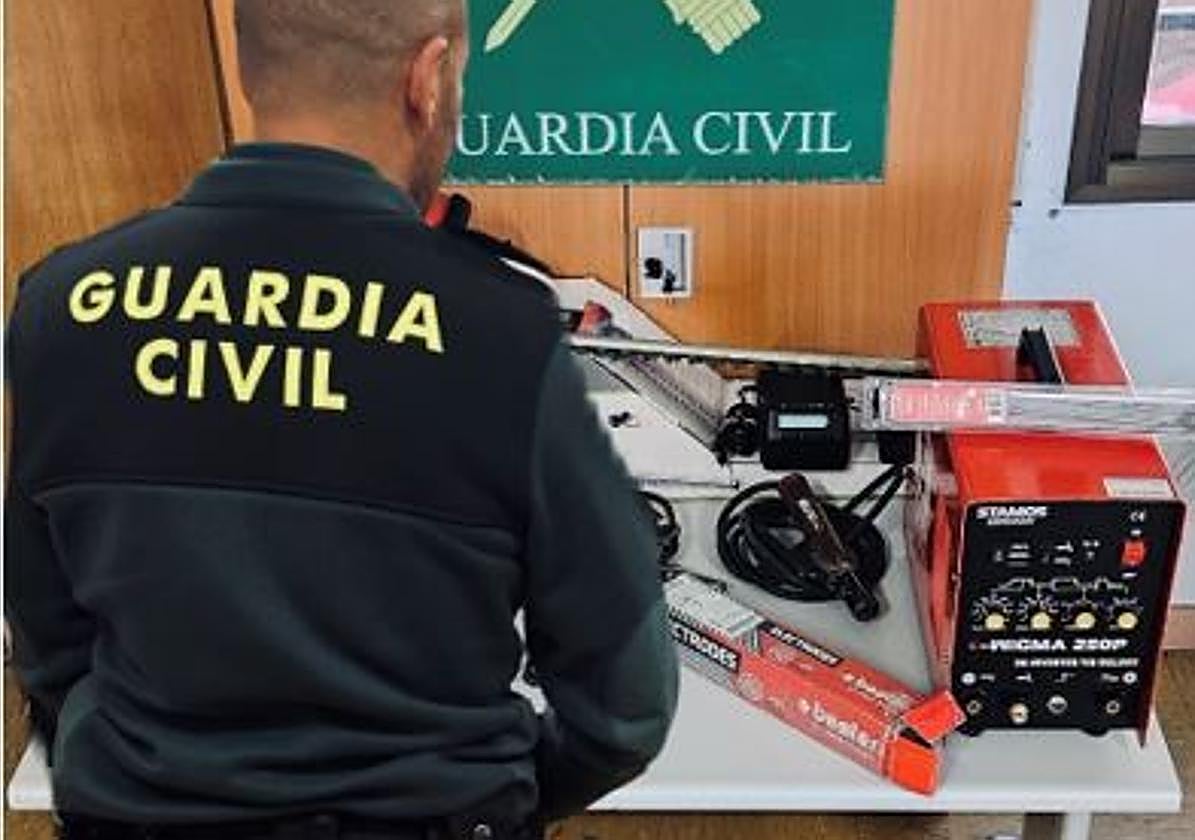 Objetos sustraídos que han sido recuperados por la Guardia Civil.