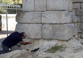 Intervención, ayer, en uno de los pilares objeto del estudio.
