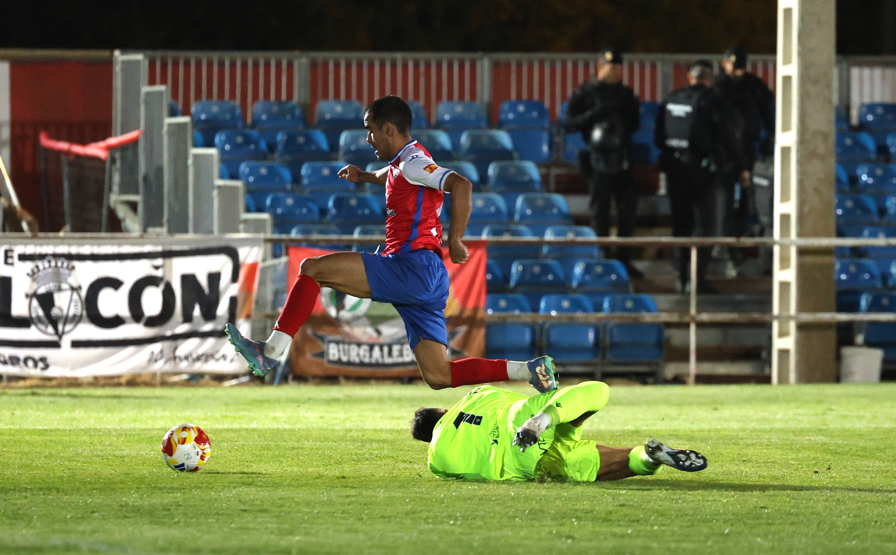 Las imágenes de la derrota del Atlético Tordesillas ante el Burgos CF