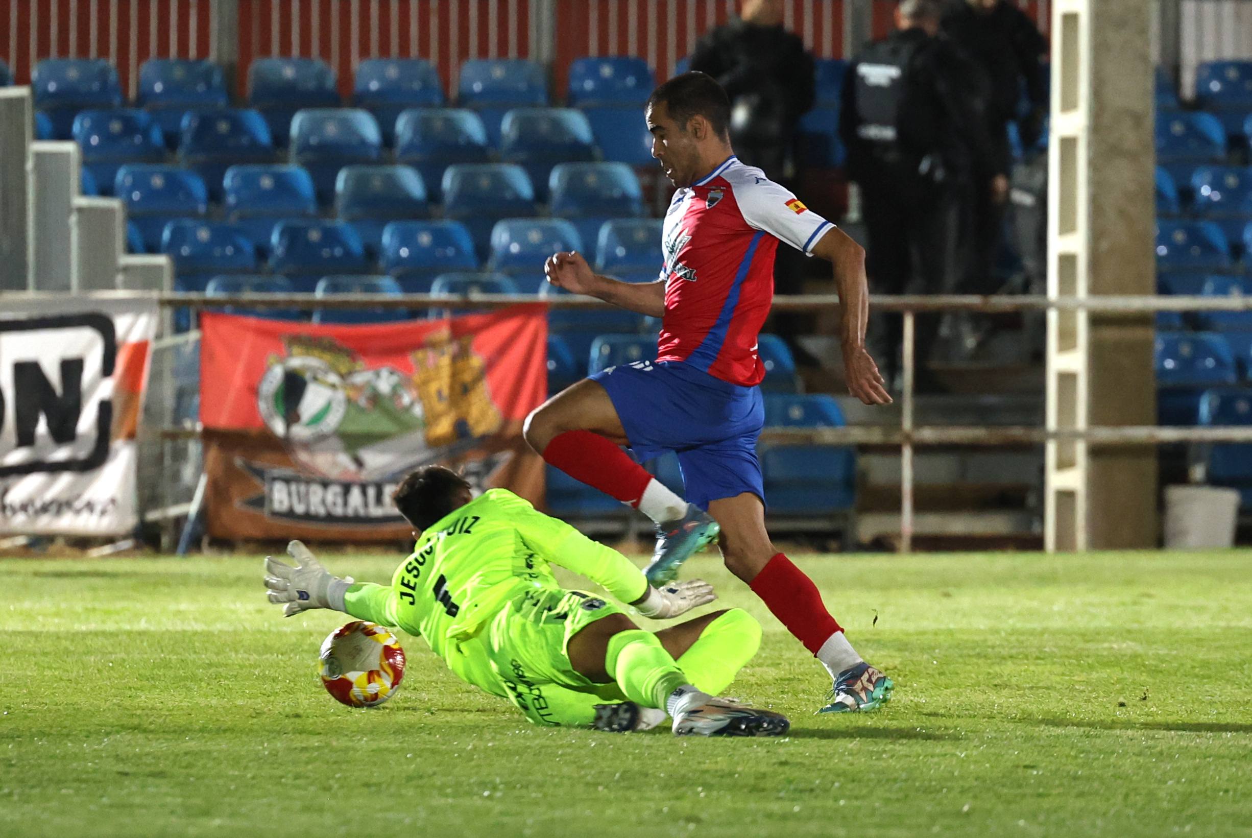 Las imágenes de la derrota del Atlético Tordesillas ante el Burgos CF