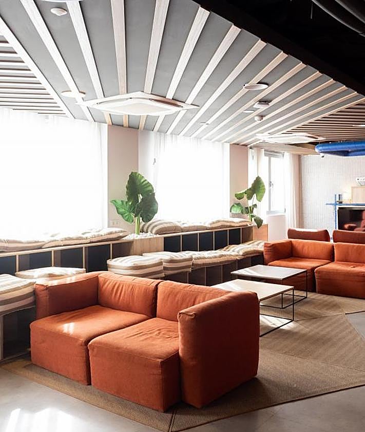 Imagen secundaria 2 - Exterior de la residencia Campo Grande y dos de sus salas.