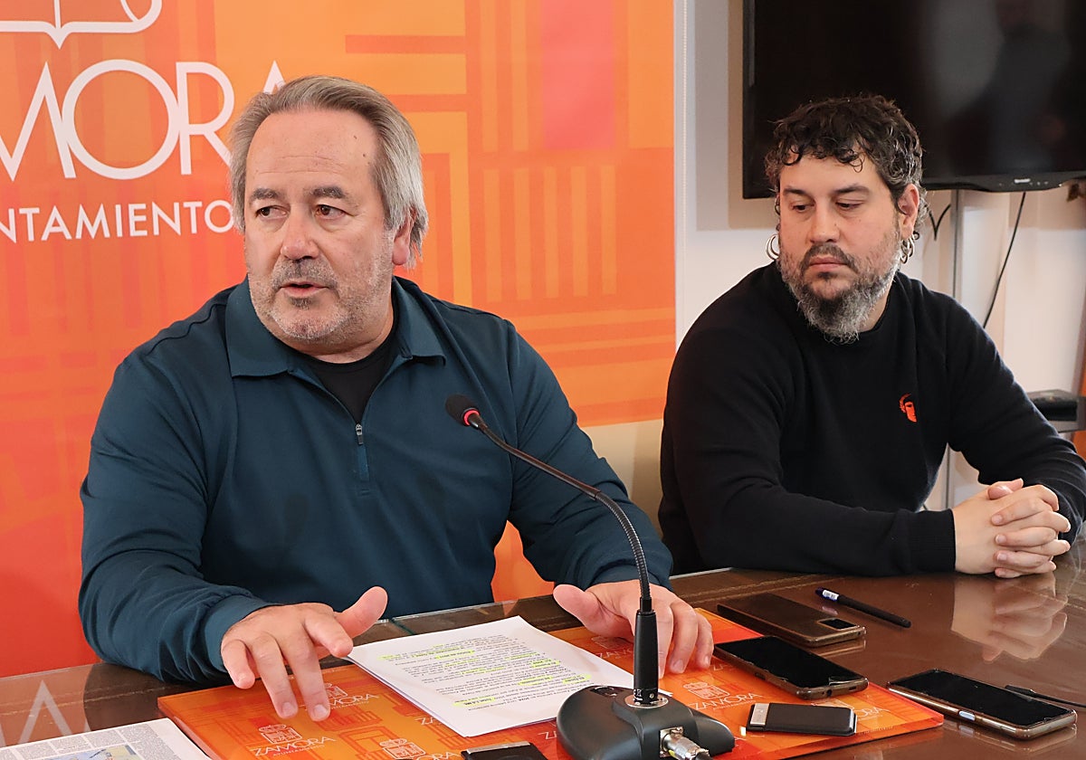 El alcalde de Zamora, Francisco Guarido (izqda.), y el concejal de Hacienda, Diego Bernardo.