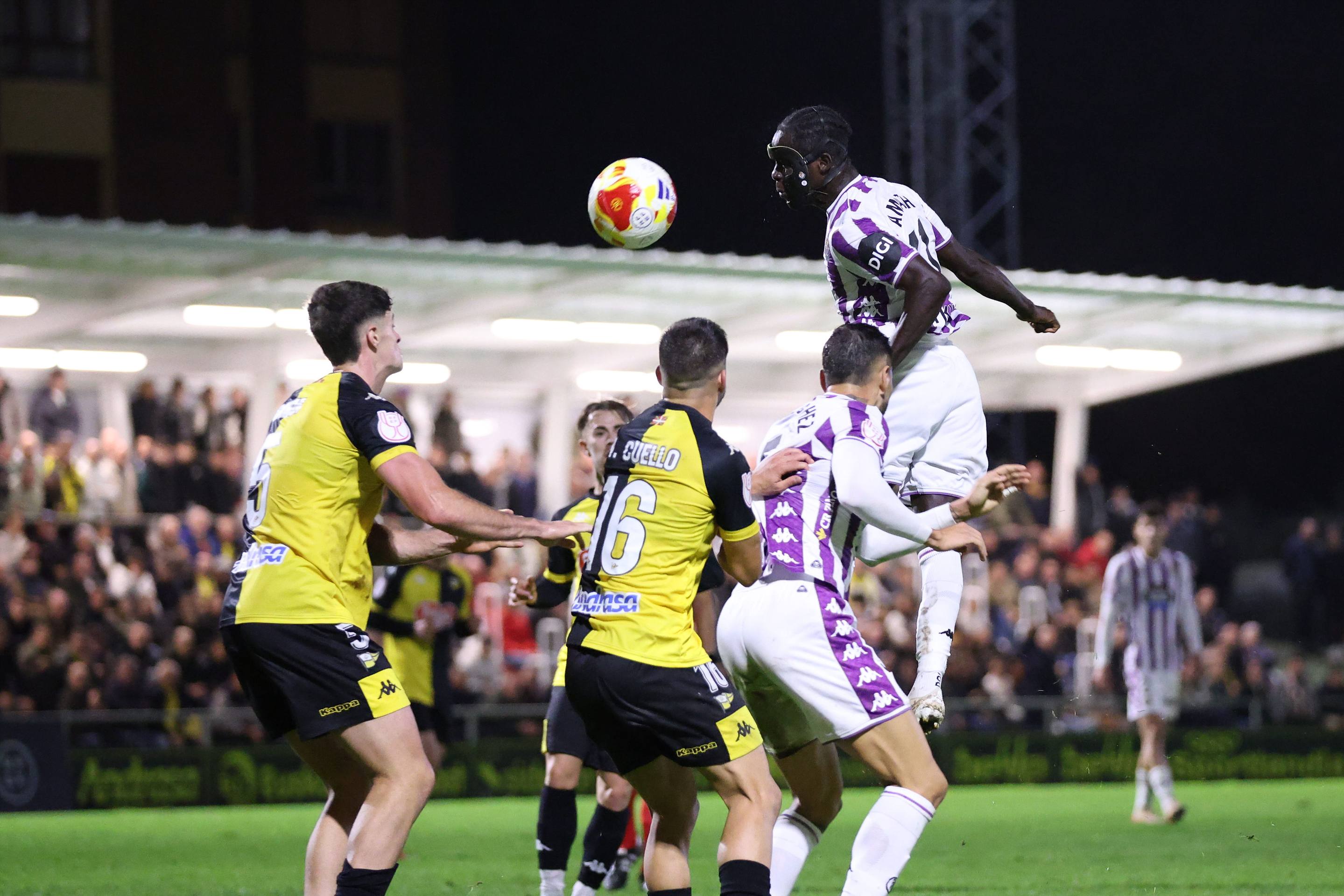 Las imágenes de la bochornosa eliminación del Real Valladolid