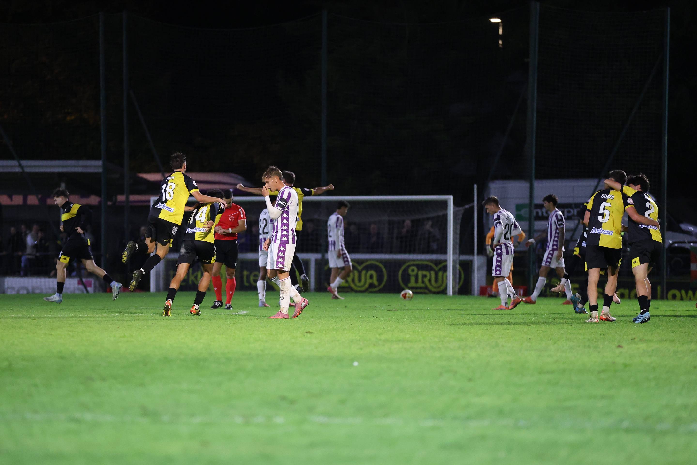 Las imágenes de la bochornosa eliminación del Real Valladolid
