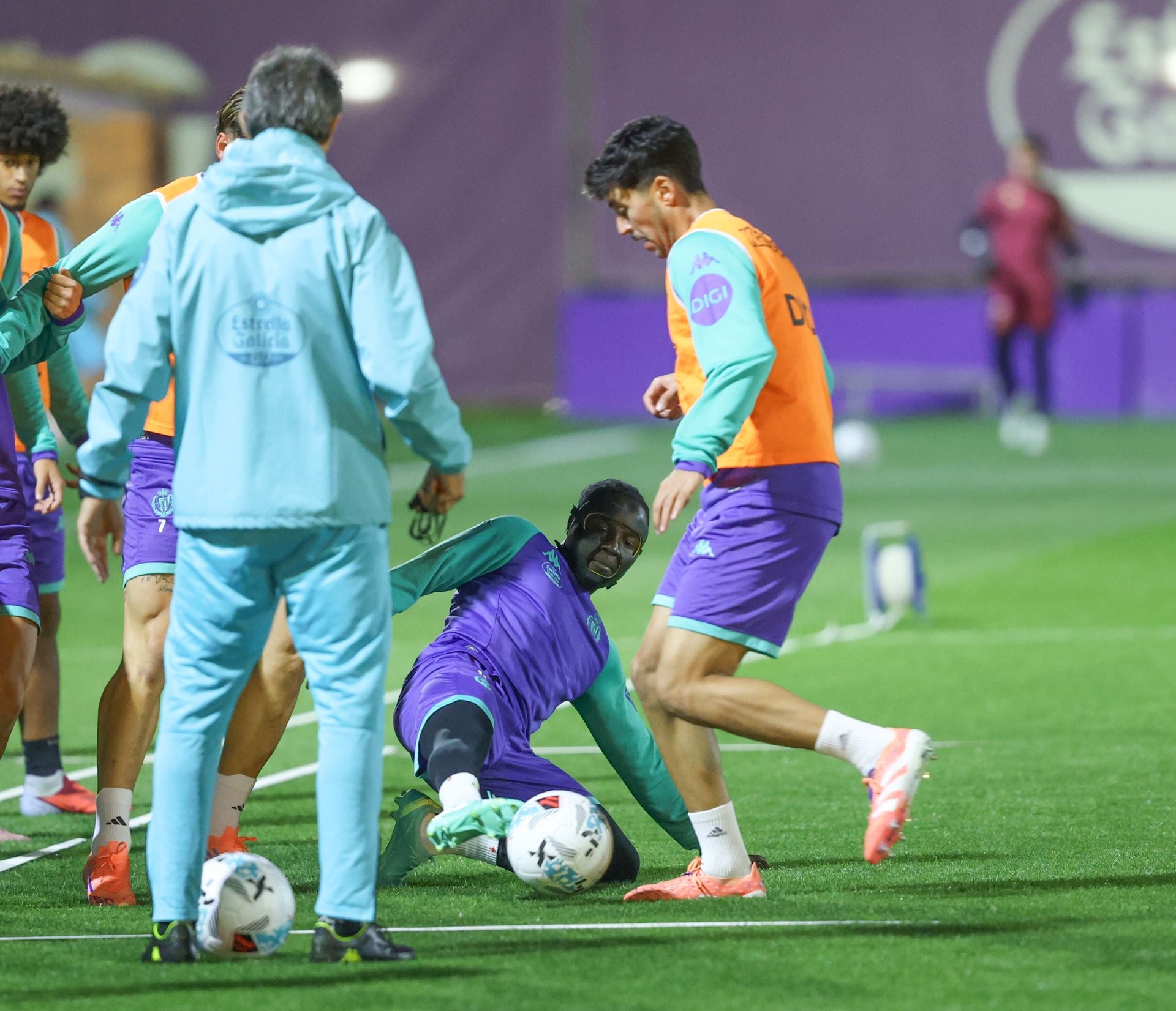 En imágenes el entrenamiento del Real Valladolid tras la eliminación en Copa del Rey ante el Club Portugalete