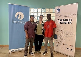 Walter, Irene y Abdou en la sede de la Asociación Hechos en Burgos.