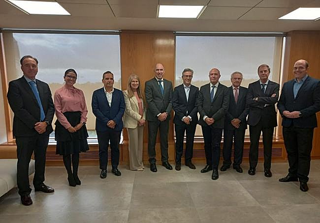 Los miembros del jurado.