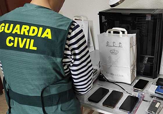 Material incautado durante la operación.