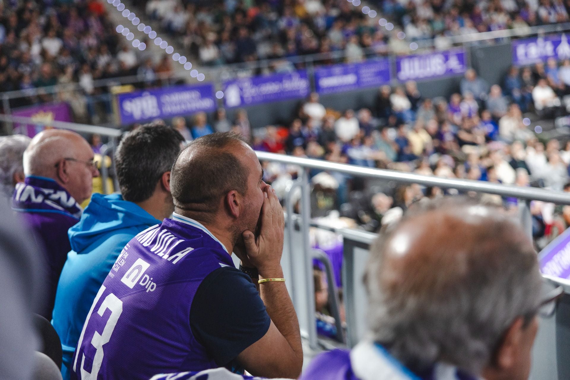 Búscate en las gradas del Súper Agropal Palencia-Alicante