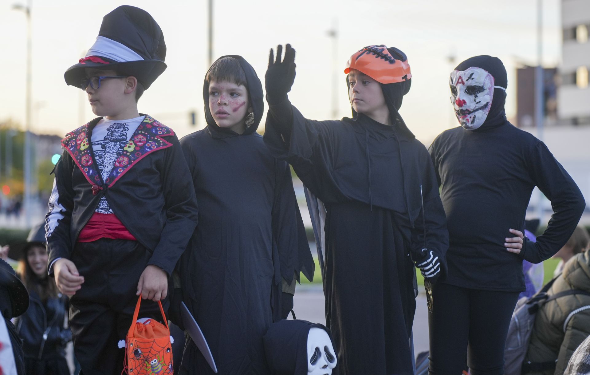 En imágenes el desfile de Halloween en Los Santos Pilarica