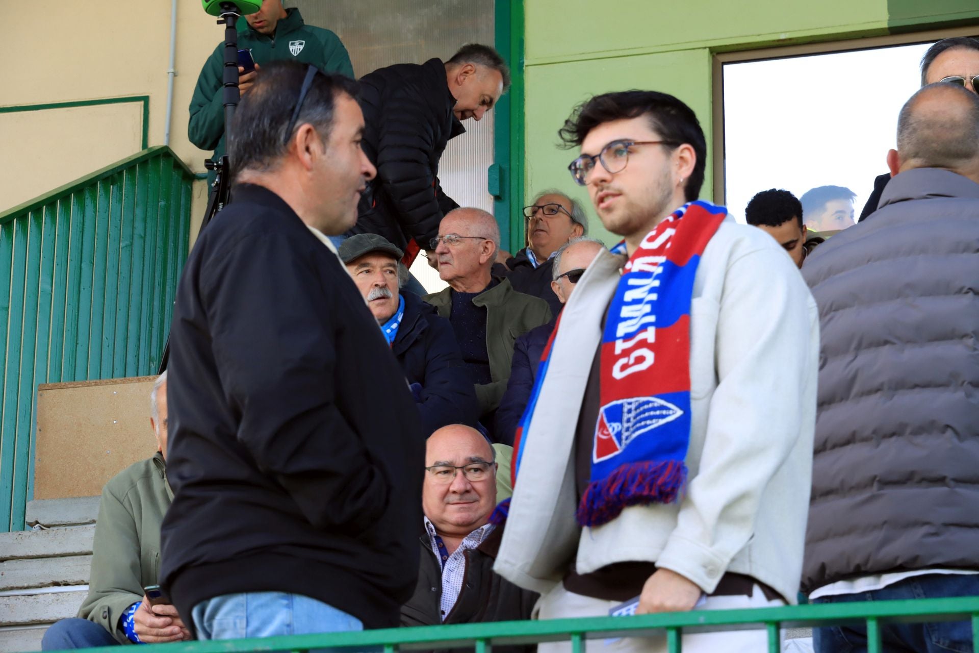 Búscate en las gradas de La Albuera durante el partido de la Segoviana