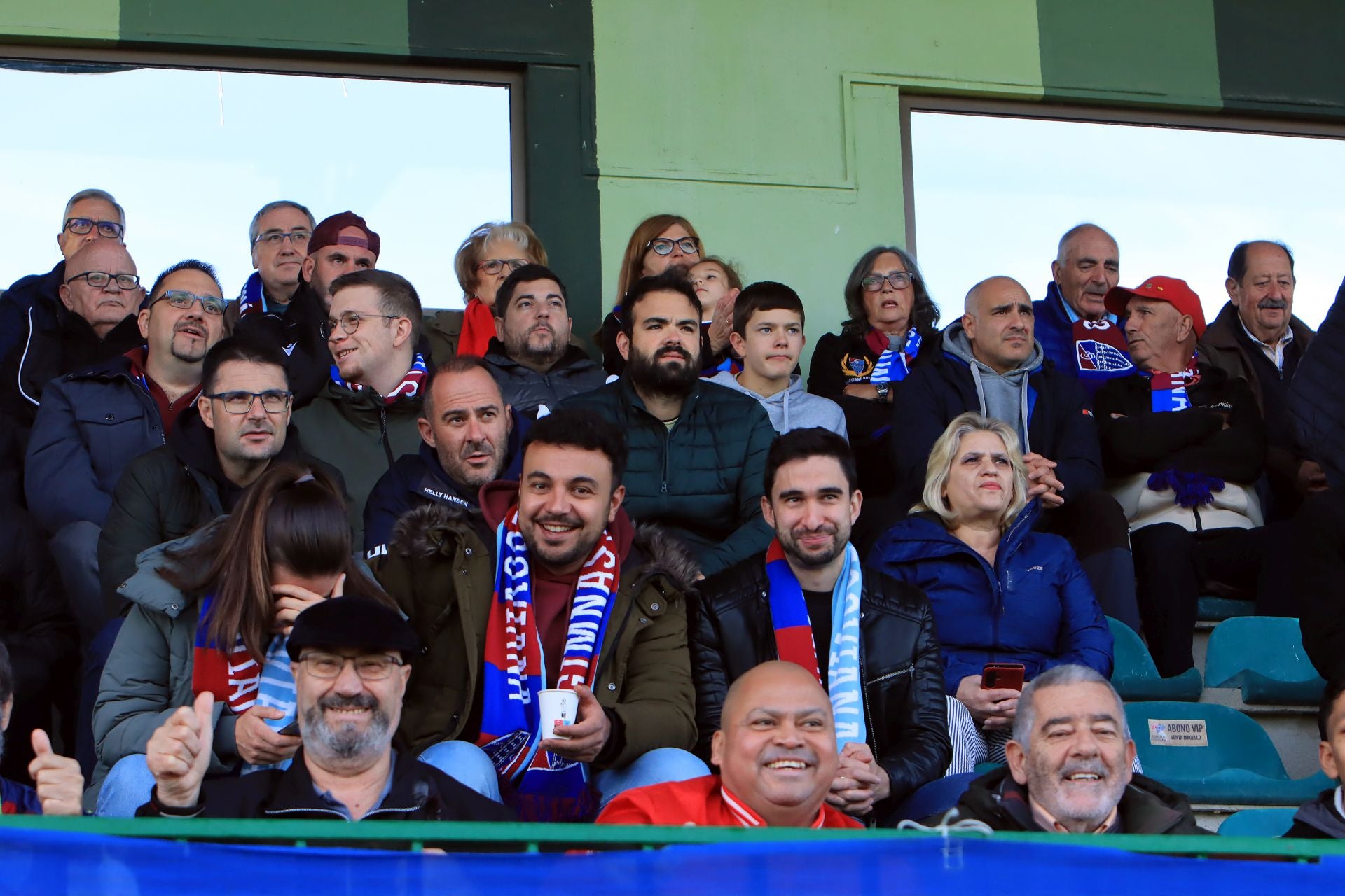 Búscate en las gradas de La Albuera durante el partido de la Segoviana