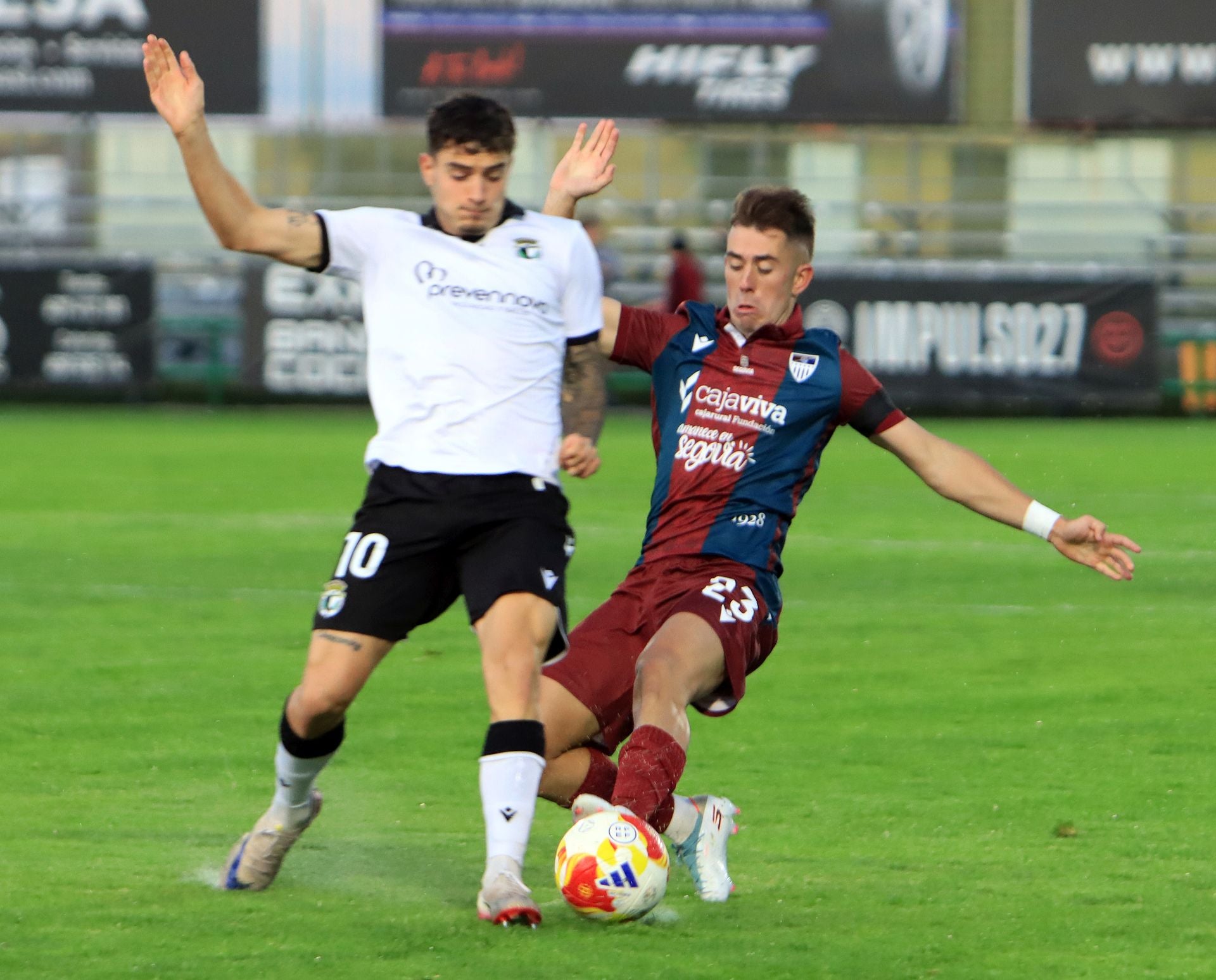 Fotos del partido entre la Segoviana y el Burgos Promesas