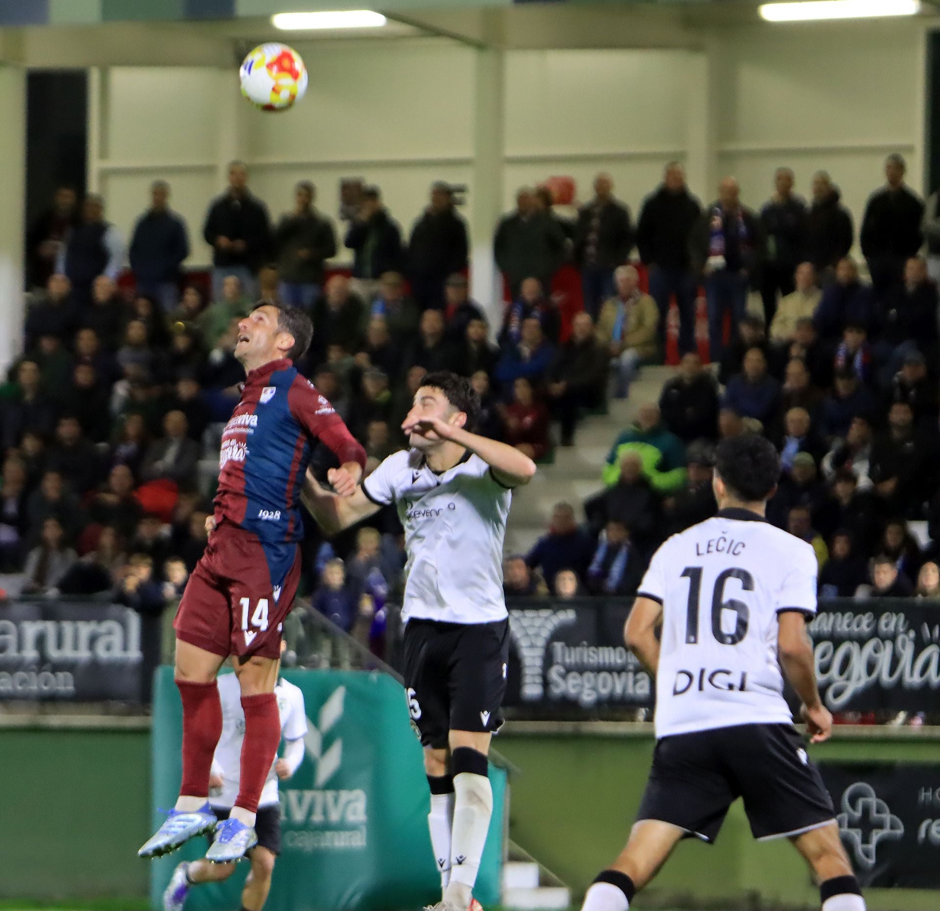 Fotos del partido entre la Segoviana y el Burgos Promesas