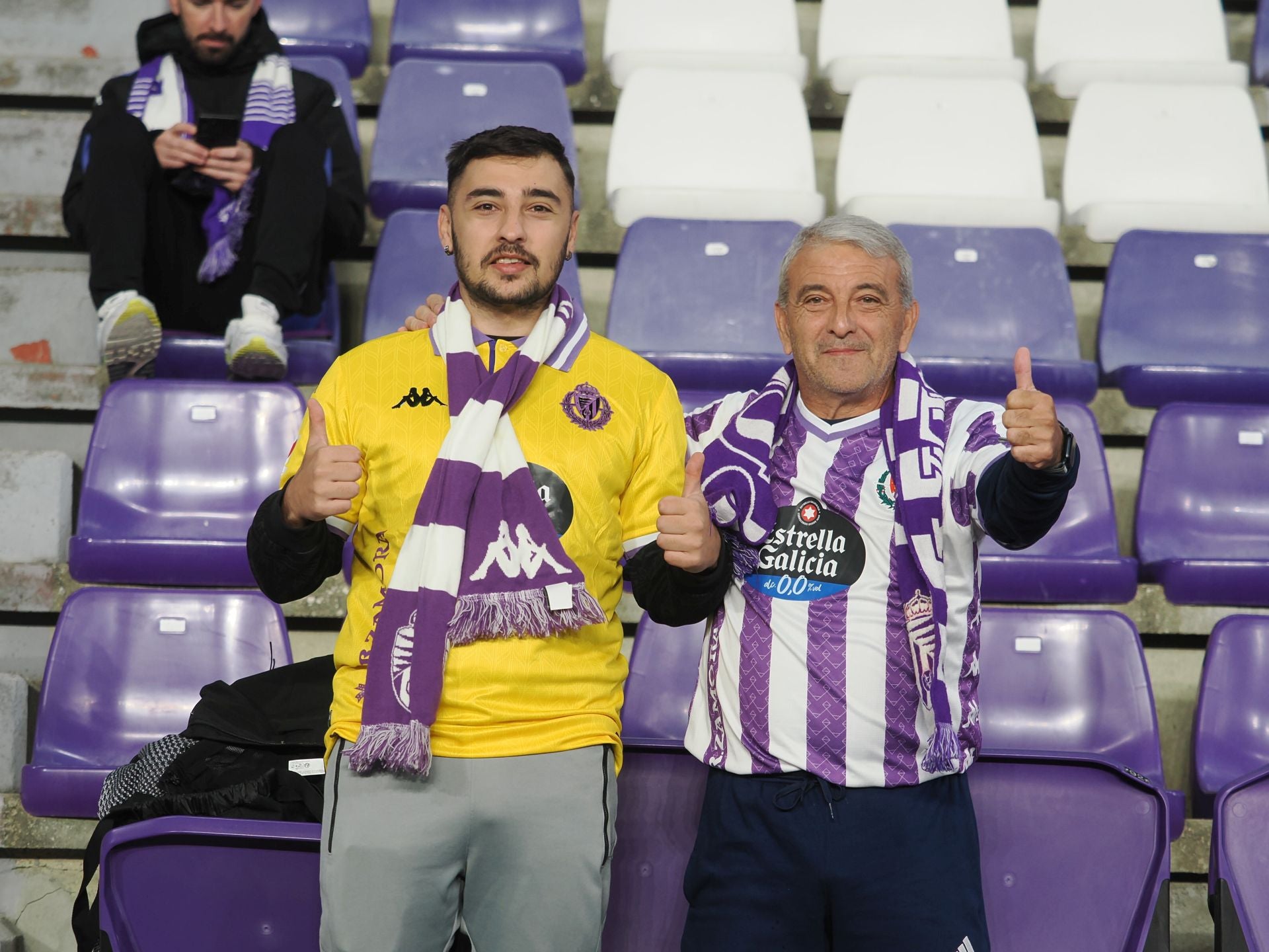 Búscate en la grada del estadio José Zorrilla (1/4)