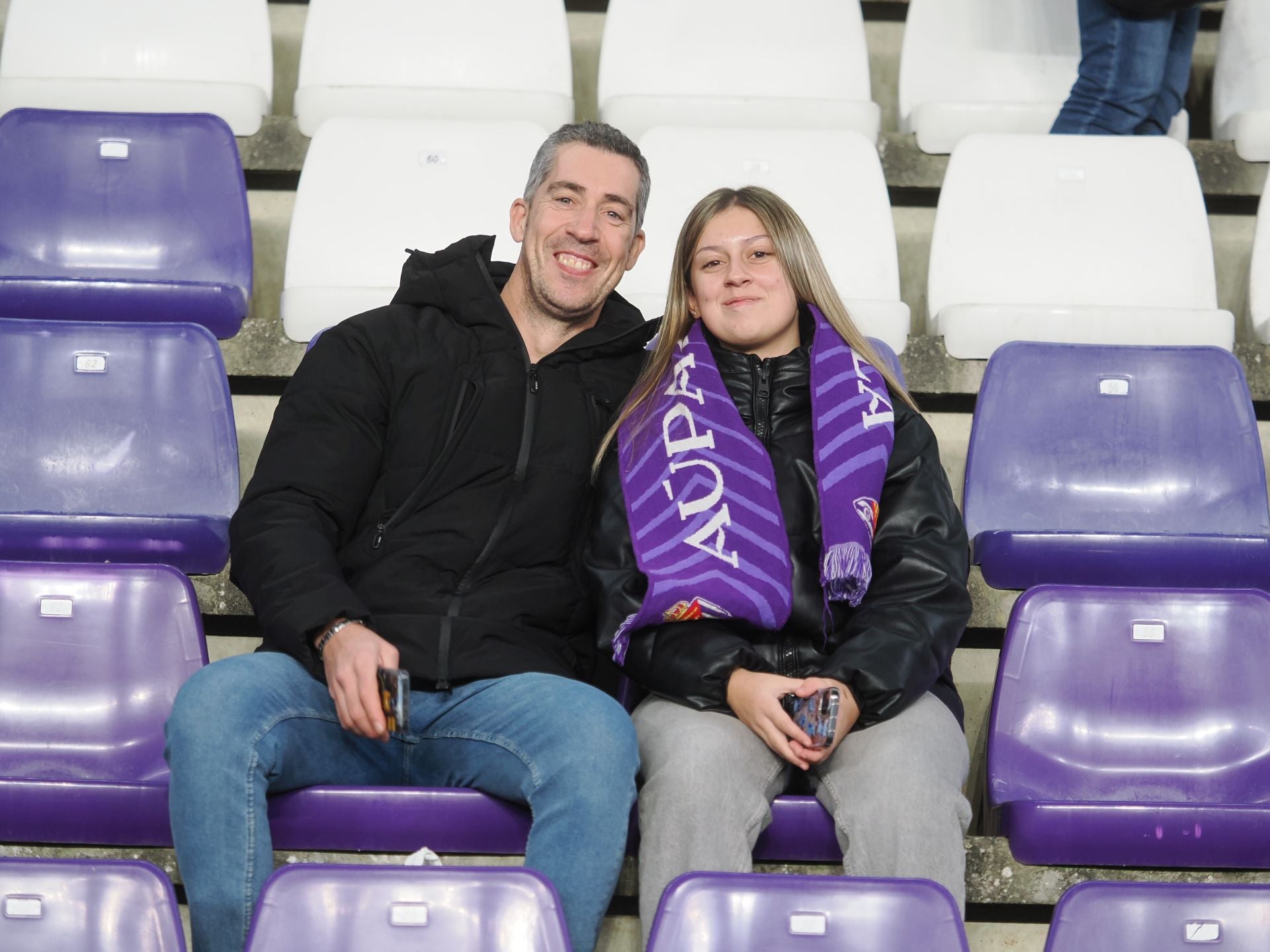 Búscate en la grada del estadio José Zorrilla (1/4)