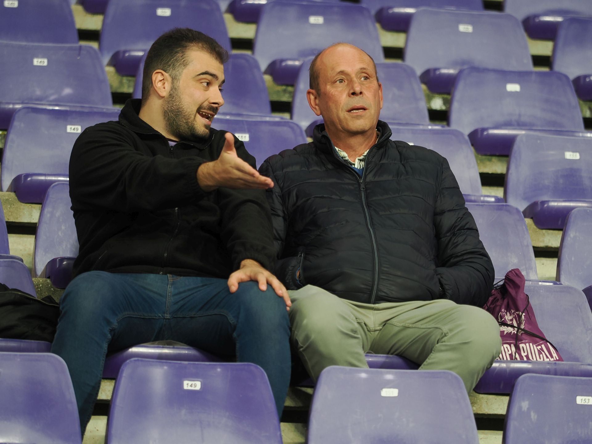 Búscate en la grada del estadio José Zorrilla (2/4)