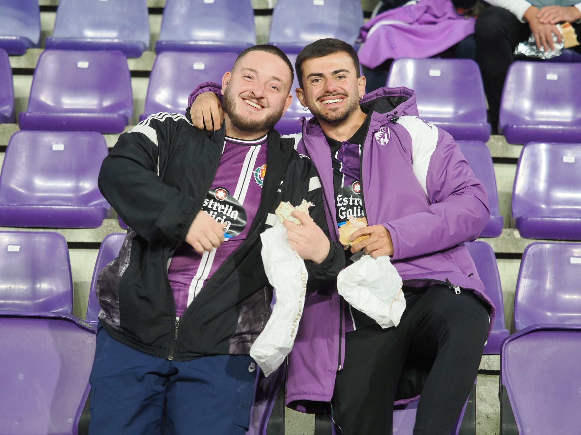 Búscate en la grada del estadio José Zorrilla (2/4)