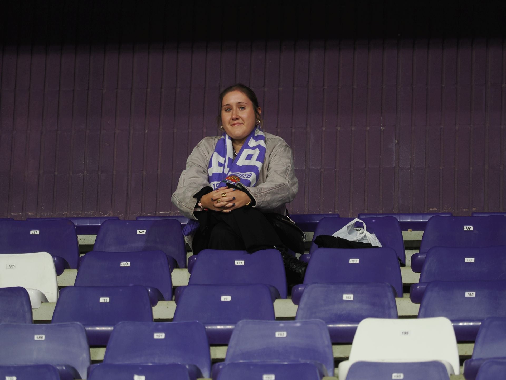 Búscate en la grada del estadio José Zorrilla (2/4)