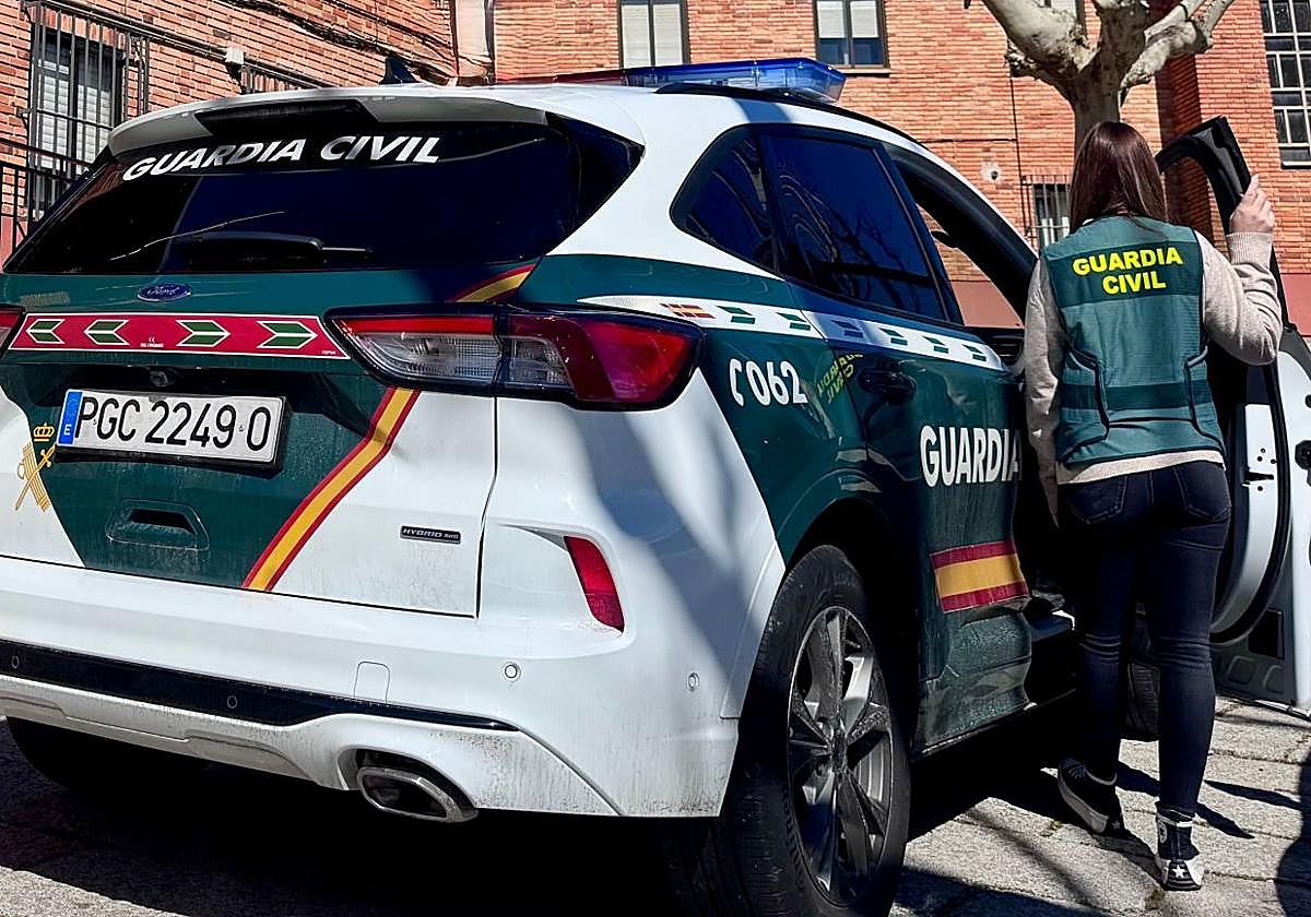 Patrulla de la Guardia Civil en la provincia de Segovia.