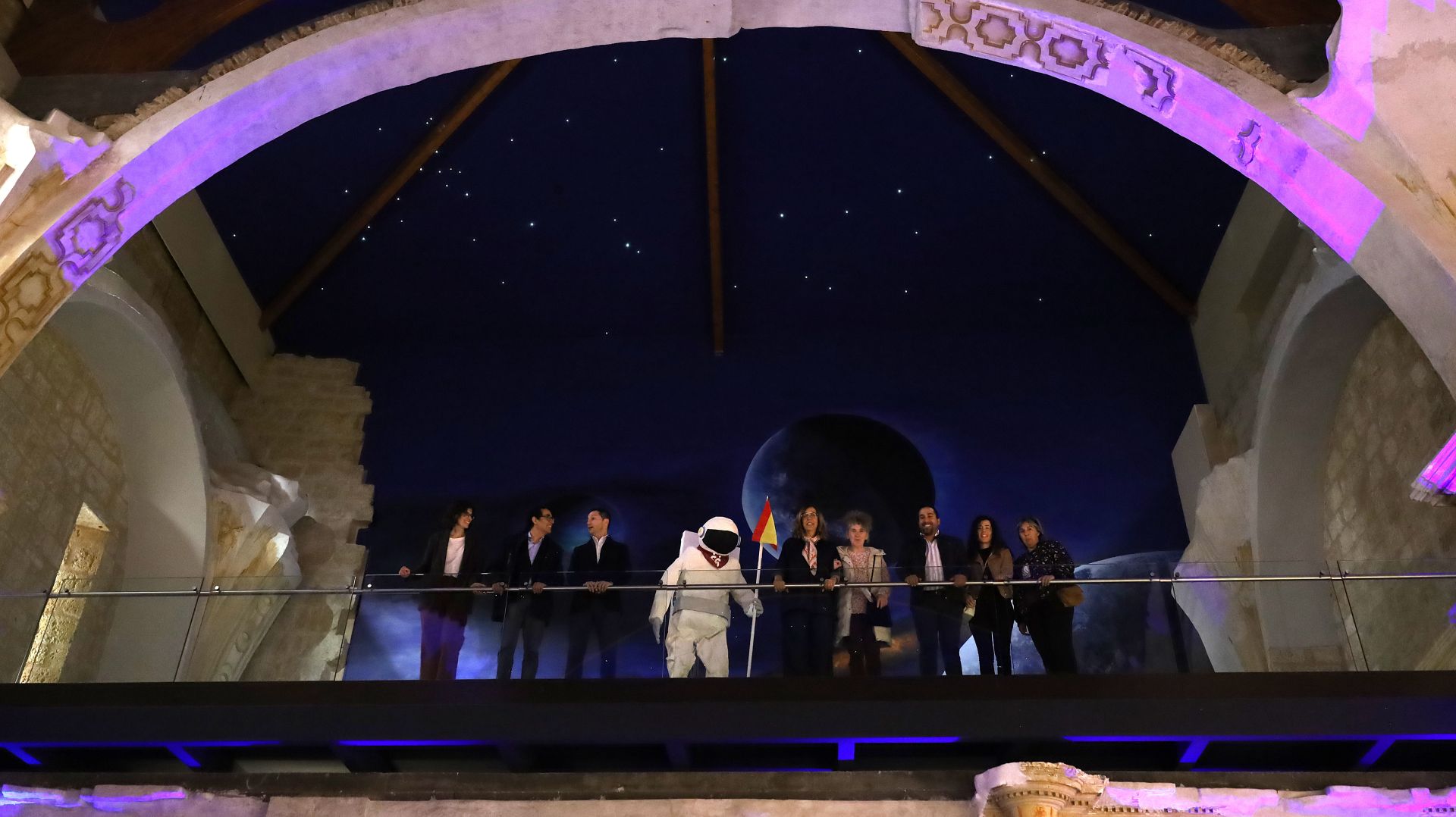 Hospitalarias reinterpreta el cosmos en Palencia