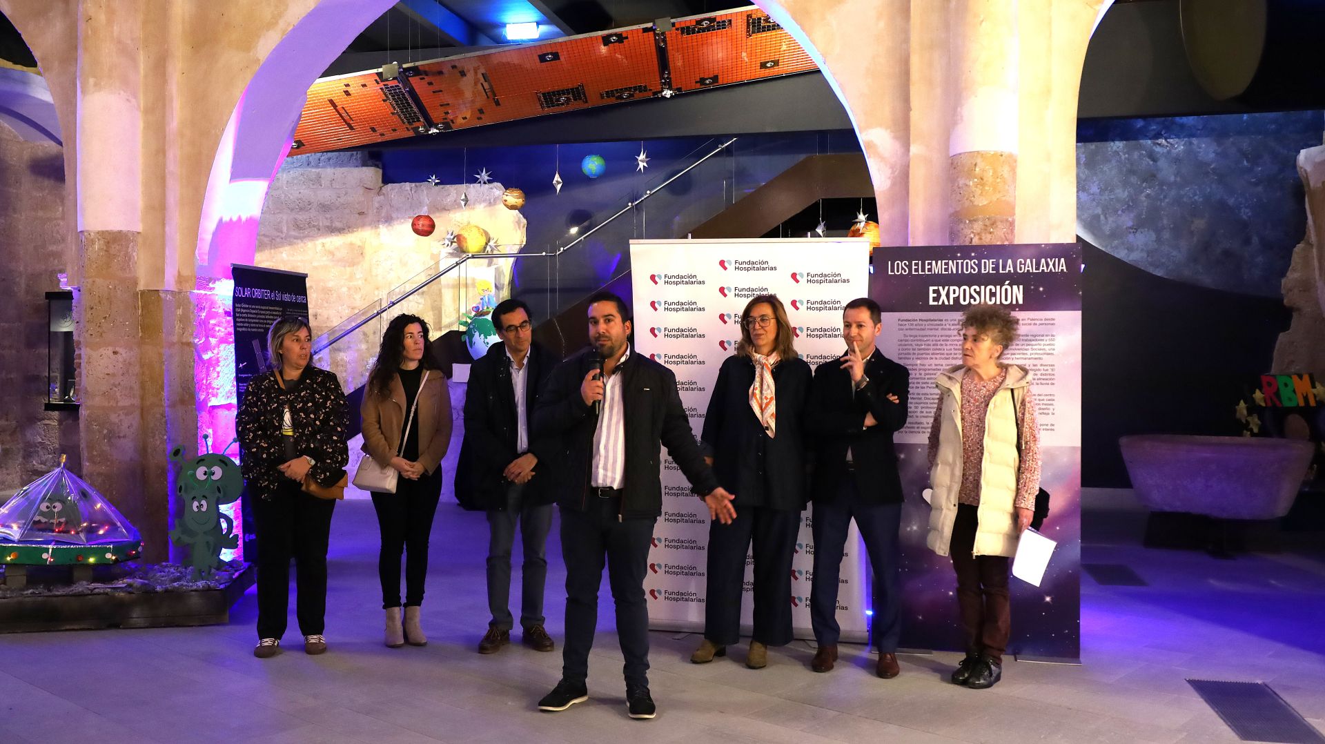 Hospitalarias reinterpreta el cosmos en Palencia