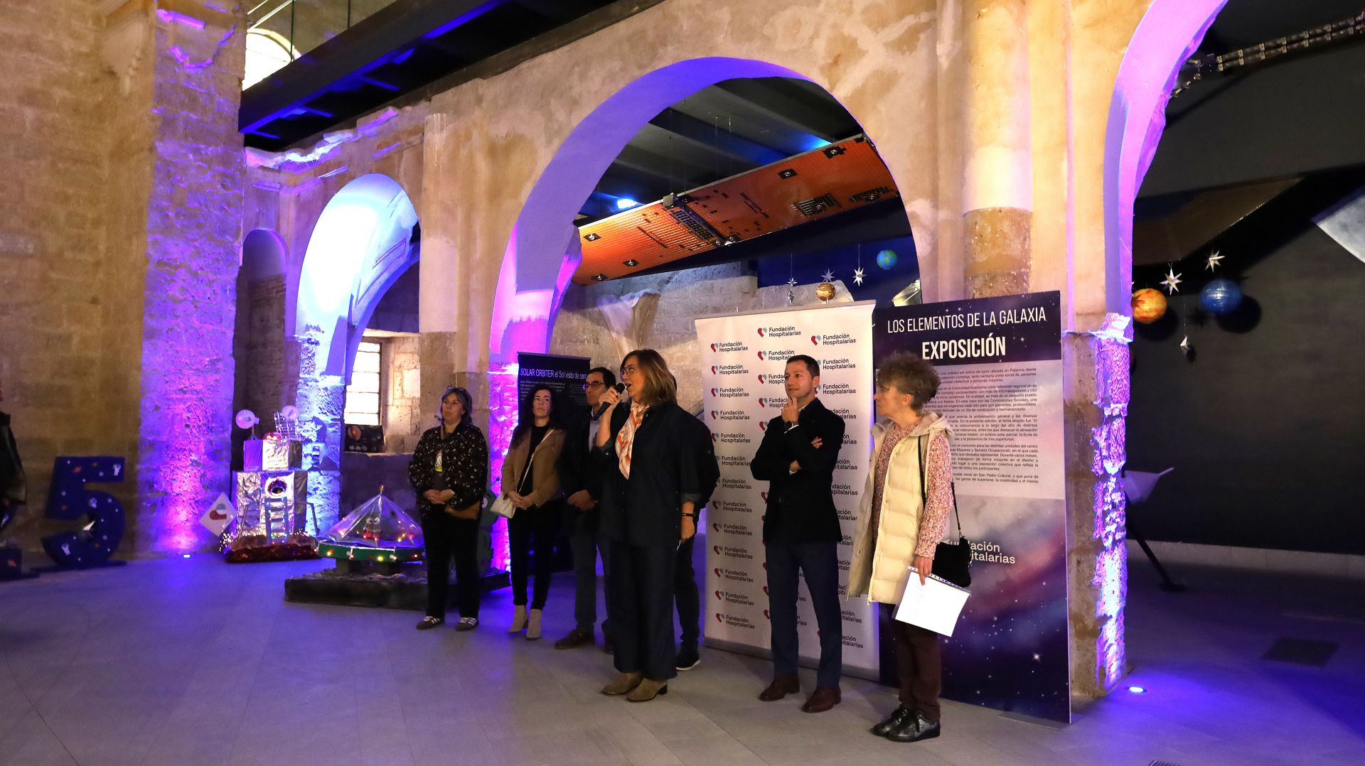 Hospitalarias reinterpreta el cosmos en Palencia
