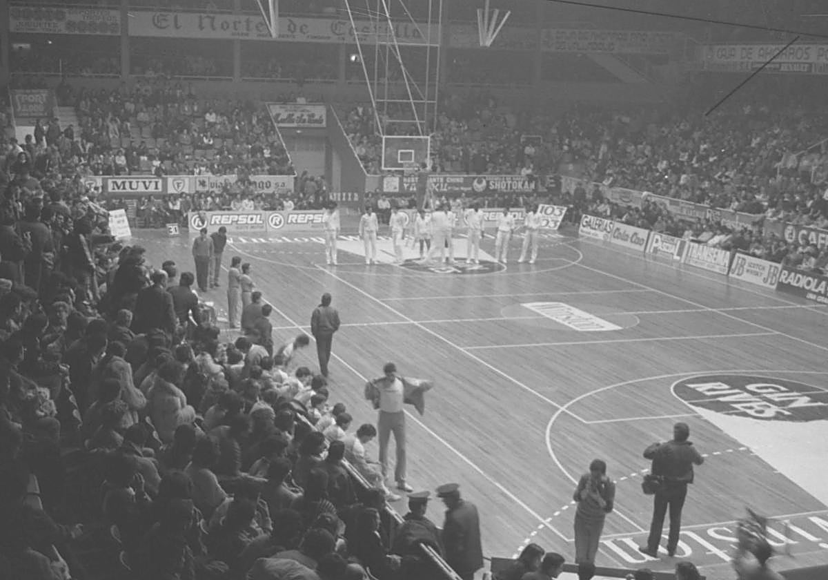 Partido entre el Fórum y Magia de Huesca en Huerta del Rey, año 1986.