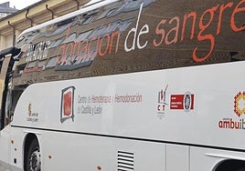 Un autobús de donantes de sangre, en una imagen de archivo.