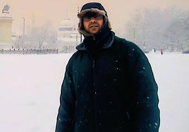 Carlos Gallardo en la Plaza de los Héroes de Budapest