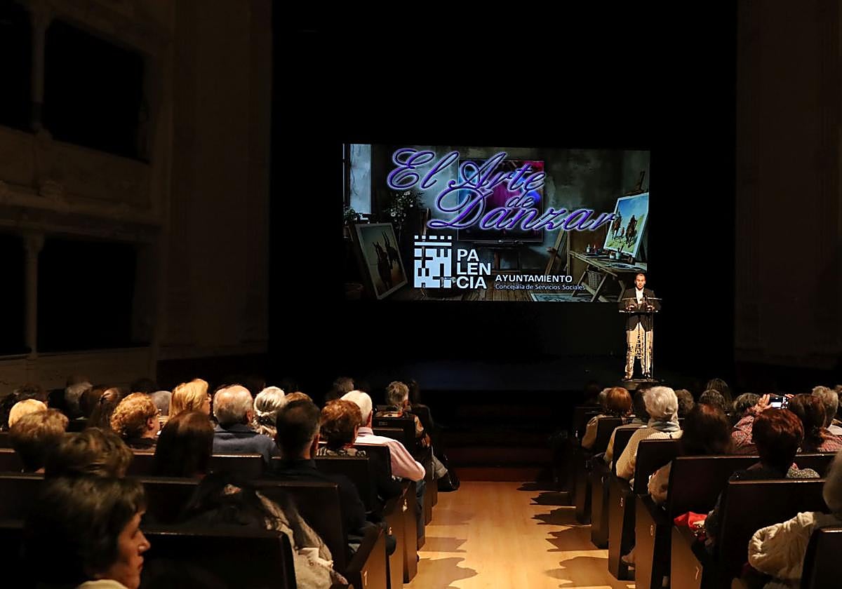 Los alumnos de los Ceas abarrotaron el Teatro Principal en la inauguración oficial del curso.