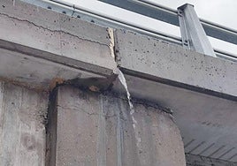 Rendija frente a la estación de autobuses.