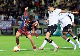 Un momento del Segoviana-Burgos del domingo pasado.