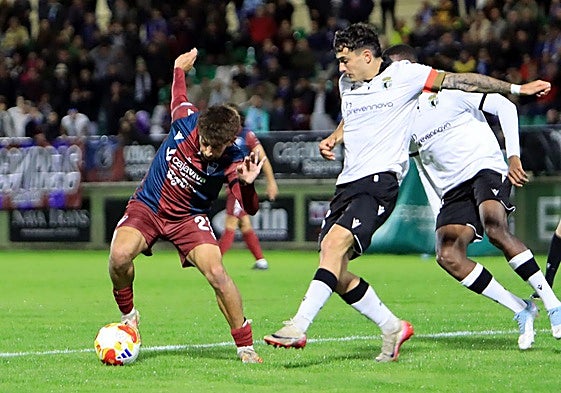 Un momento del Segoviana-Burgos del domingo pasado.