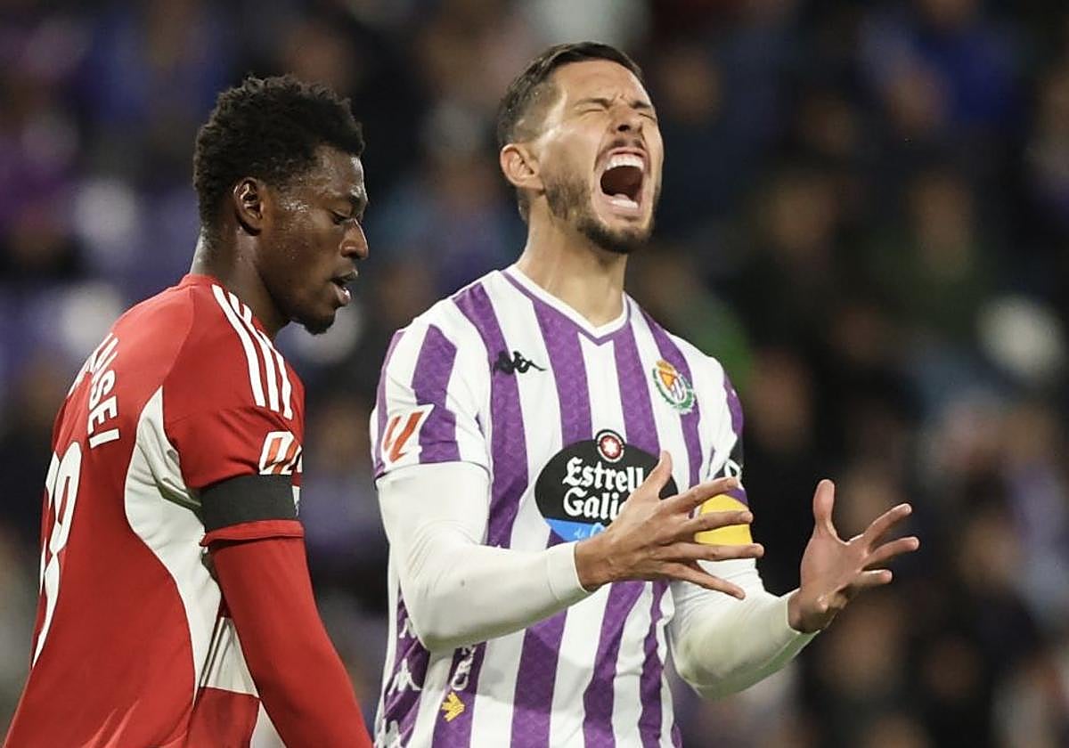 Javi Sánchez lamenta una ocasión fallada el pasado lunes, en el encuentro ante el Granada.
