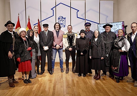 Presentación con algunos de los figurantes y organizadores en la Diputación de Valladolid.