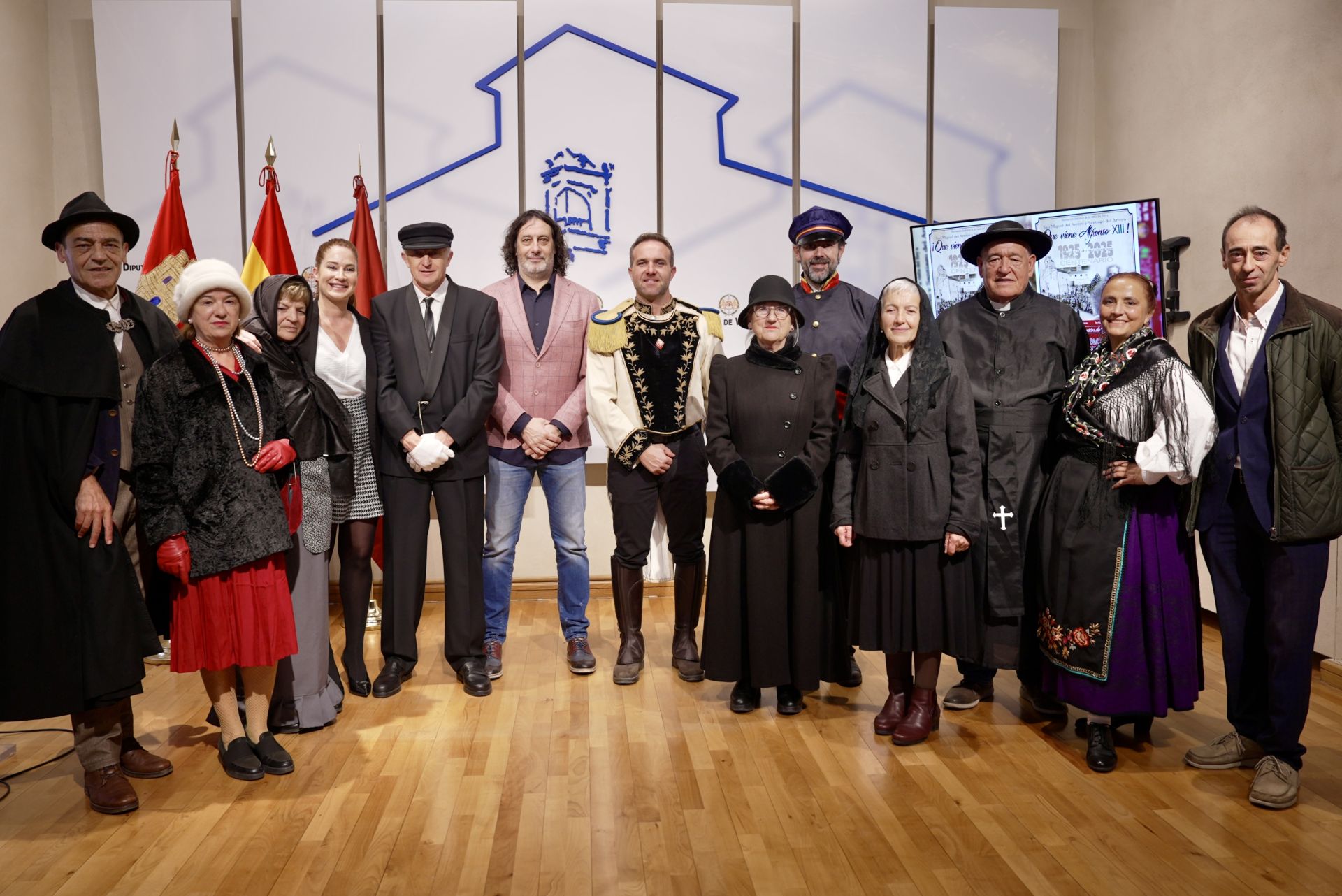 Presentación con algunos de los figurantes y organizadores en la Diputación de Valladolid.