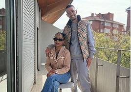 Mounir Nasraoui, padre de Lamine, con su novia Khristina.