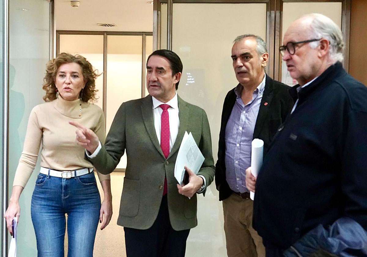 El consejero de Medio Ambiente, durante la presentación de la convocatoria de ayudas a la accesibilidad.